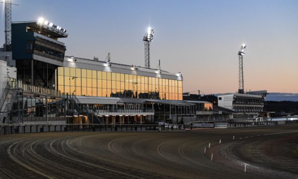 Åbytravet