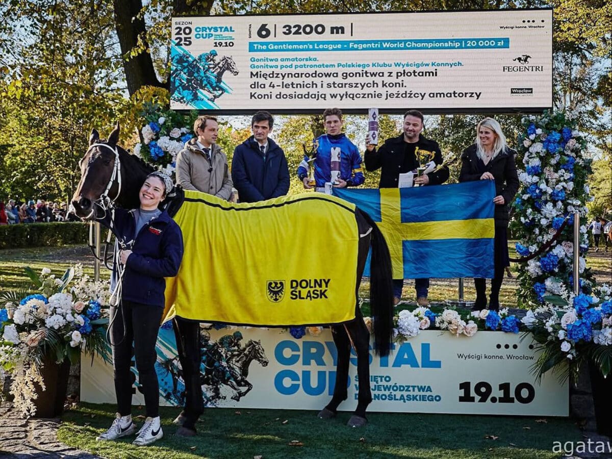 Elliot Ohgren (SWE) at the trophy ceremony