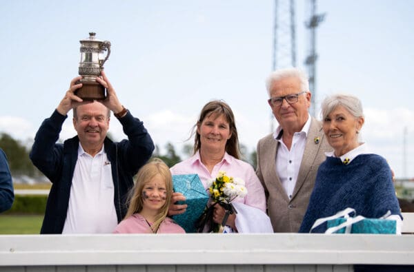 TOPPBILD Anne Marie o Backe prisutdelare